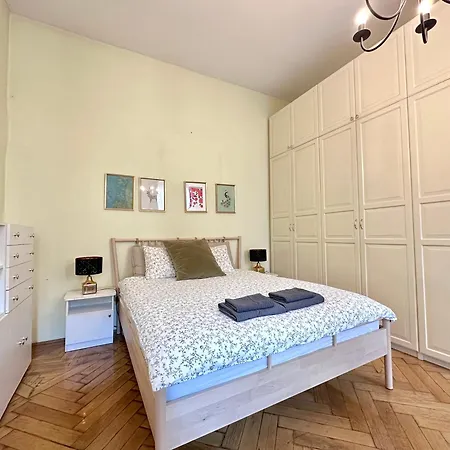 Apartment 布达佩斯市中心西火车站公寓 Budapest