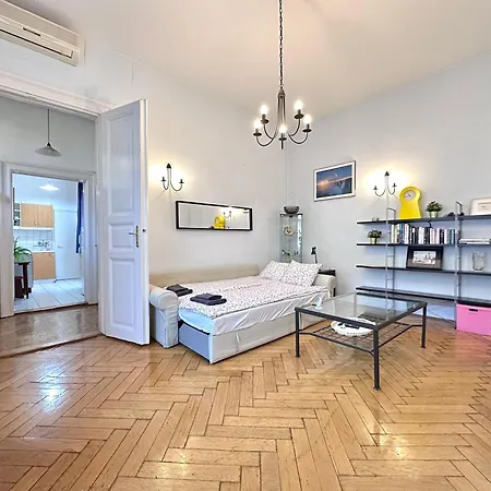 布达佩斯市中心西火车站公寓 Appartement *
