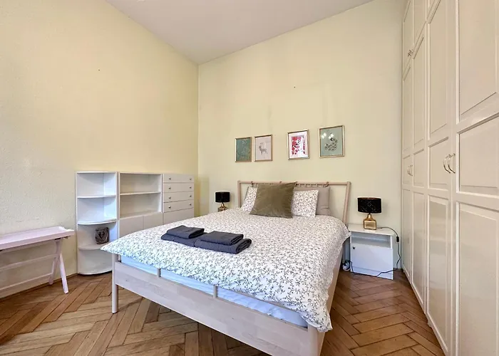 布达佩斯市中心西火车站公寓