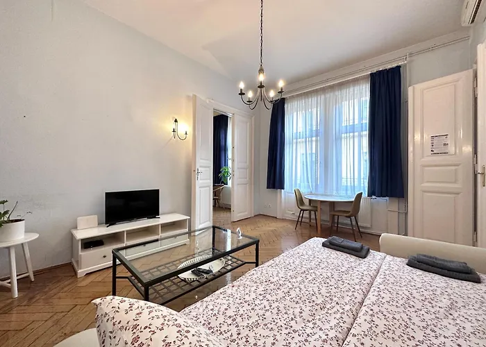 布达佩斯市中心西火车站公寓 Apartament